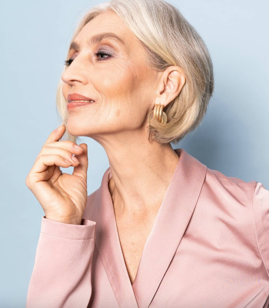 Trendy Haircuts for Women Over the Age of 50 in 2021 - Honey Good®